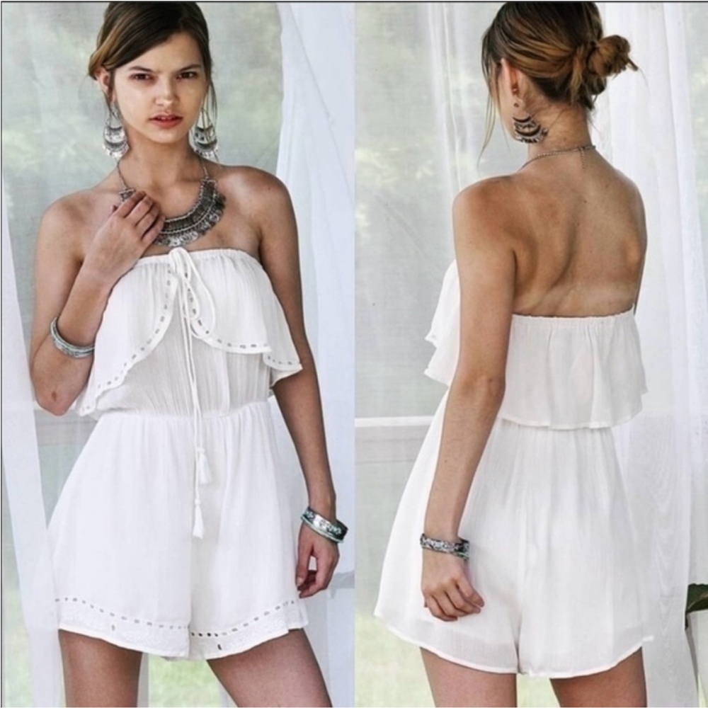 Lush White Eyelet Romper Size XS EUC